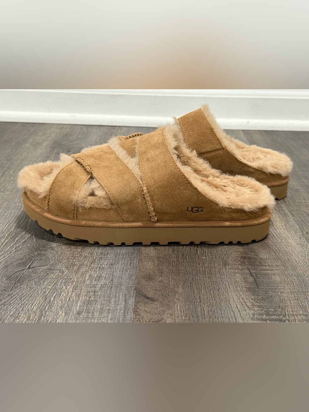 UGG Greenport Cross Strap Slides - Chestnut Suede & Sheepskin (Women's Size 9